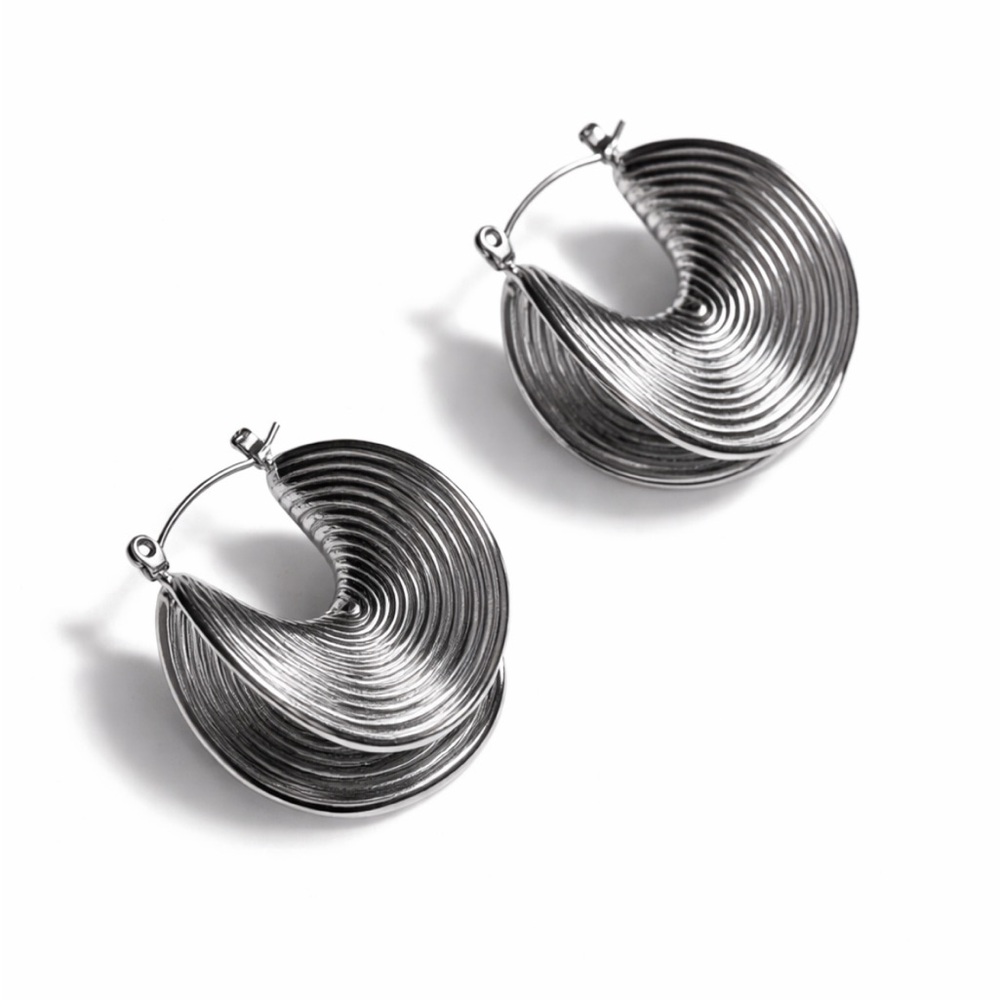 New! Silver Crescent Earrings (1064) NWOT